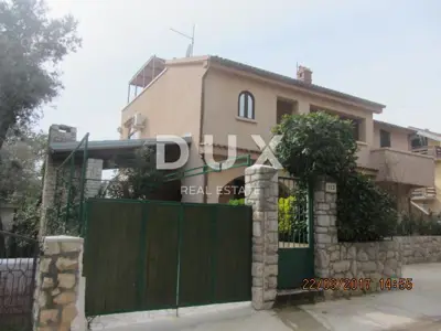 House 173 m², Artatore - 3 apartments and sea view - 10
