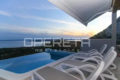 Kuća 440 m², Baška Voda - bazen i okućnica - 3