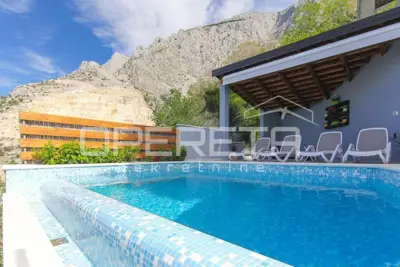Kuća 440 m², Baška Voda - bazen i okućnica - 5