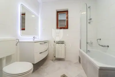 Rovinj, Haus mit Hof in ruhiger Zone - 12