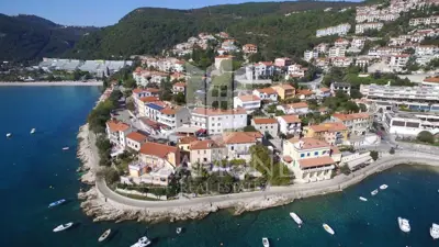 Rabac, stambeno-poslovni objekt prvi red do mora - 7