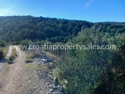 Grundstück, Brač, 24 660 m², 99 000 € - 5