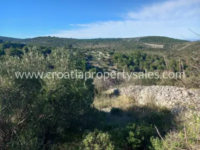 Grundstück, Brač, 24 660 m², 99 000 € - 4