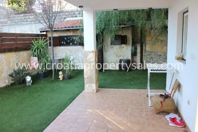 Apartment house, Omiš, quiet location near the sea - 10