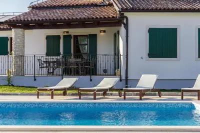 Stone house 220 m², Barban, heated pool and garden 1,900 m² - 18