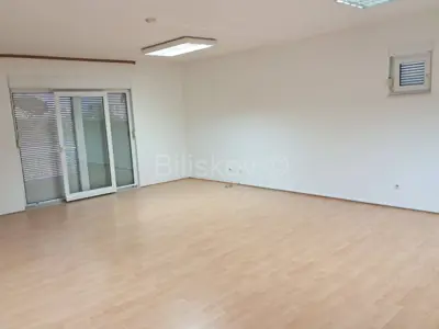 Poslovni prostor 165m², Mejaši – 5 ureda i klimatizacija - 2