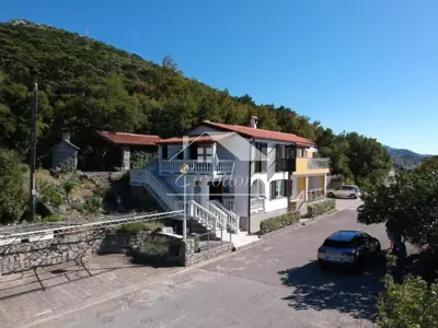 Kuća 230 m², Sveti Juraj - prvi red do mora - 13