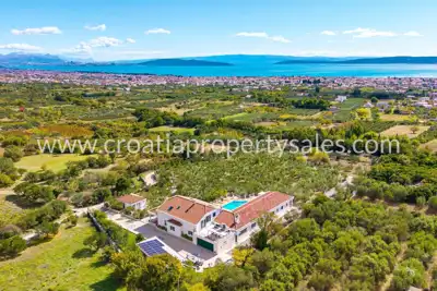 House, Kaštela, 1 000 m²