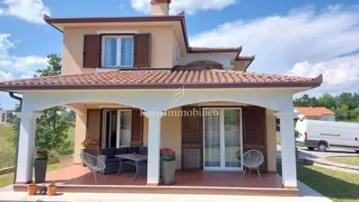 Kuća 154 m², Labin - mirna lokacija i terasa
