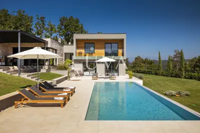 Villa 300 m², Brajkovići near Pazin - heated infinity pool - 2