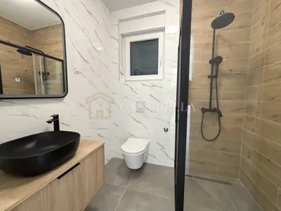 Stan 63 m², Novi Vinodolski - pogled na more i lođa - 7