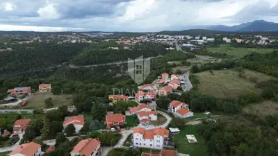 Prostrana kuća u predgrađu Labina - 22