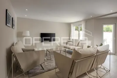 House for sale in Brtonigla, 165 m²
