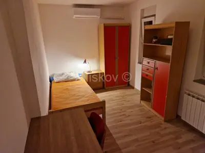 Šalata, dvosoban stan, površine 50 m², u prizemlju zgrade, vrt - 7