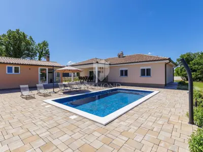 Istria, Labin, house with a large building plot
