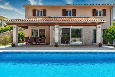 Villa 143 m², Labin - heated pool and grounds 669 m² - 2