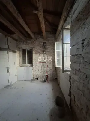ISTRA, BALE - house and auxiliary building in the center - 9