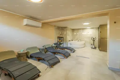 House 350 m², Pula Center - modern villa with pool - 16