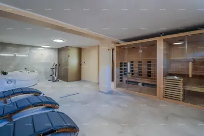 House 350 m², Pula Center - modern villa with pool - 17