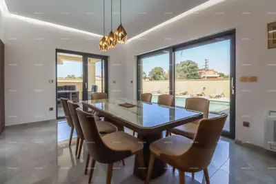 House 350 m², Pula Center - modern villa with pool - 7