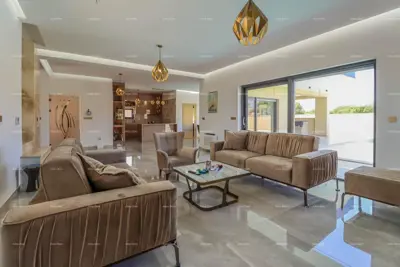 House 350 m², Pula Center - modern villa with pool - 10