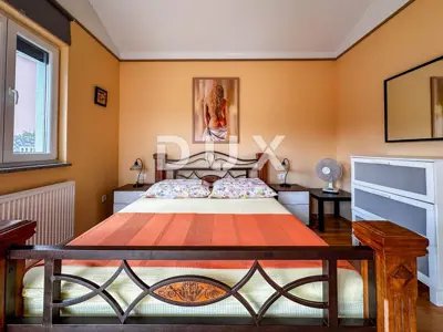 Haus 505 m², Oprić - 5 Wohneinheiten - 8
