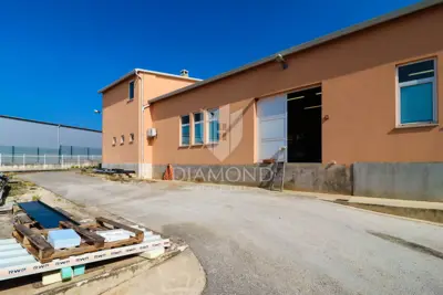 Hall 490 m², Poreč - production facility and office space - 3