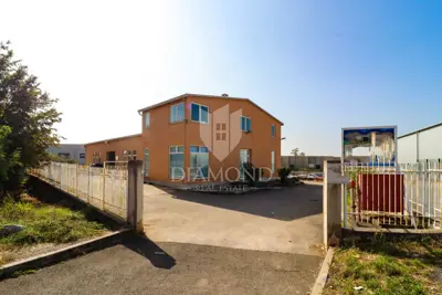 Hall 490 m², Poreč - production facility and office space - 14