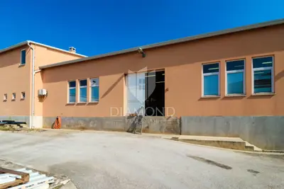 Hall 490 m², Poreč - production facility and office space - 13