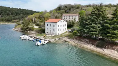 Istra, Poreč, exklusive Immobilie mit privatem Steg - 4