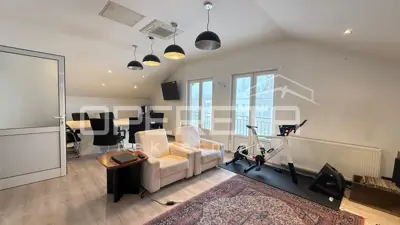 Geschäftsgebäude 458 m², Osijek - Gornji grad/Centar, 2 Lagerhallen