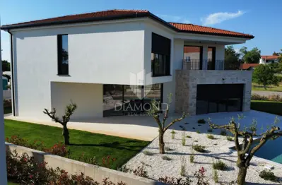 Haus zum Kauf in Poreč, 169 m² - 2