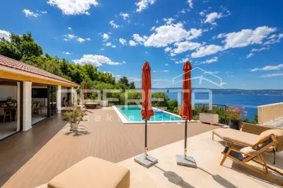 Luxury villa with pool and panoramic sea view - 5