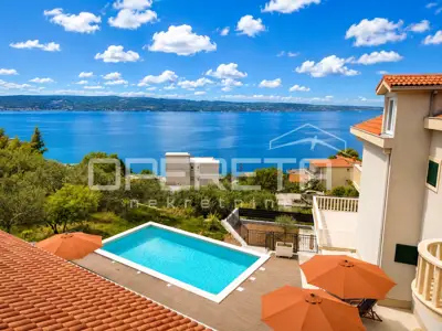 Luxury villa with pool and panoramic sea view