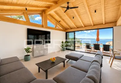 Luxury villa with pool and panoramic sea view - 3