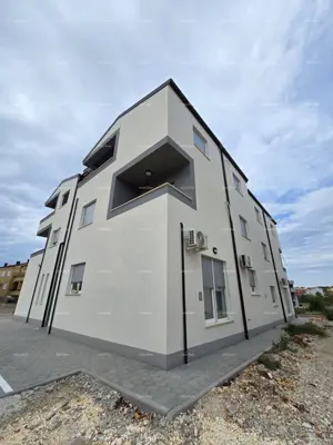 Stan u Puli, Valdebek - 3 spavaće sobe i terasa - 4