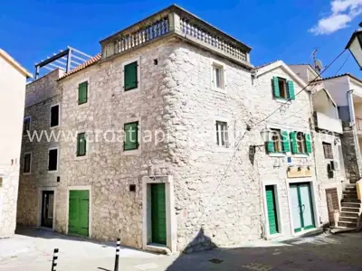 Kamena kuća u Šibeniku, centar grada i blizina mora