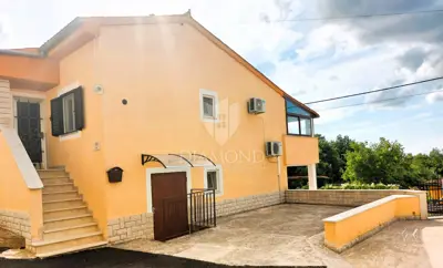 Kuća 170 m², Karojba - 4 spavaće sobe i 2 kupaonice - 5