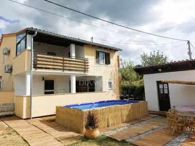 Kuća 170 m², Karojba - 4 spavaće sobe i 2 kupaonice - 8