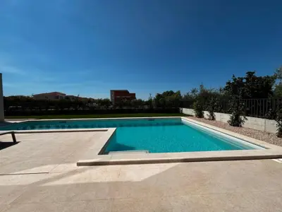 Vila 203 m², Tar-Vabriga - grijani bazen i pogled na more - 9