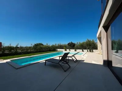 Vila 203 m², Tar-Vabriga - grijani bazen i pogled na more - 8