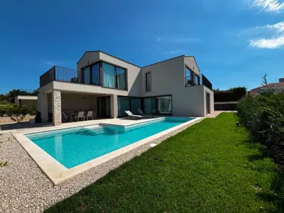 Vila 203 m², Tar-Vabriga - grijani bazen i pogled na more