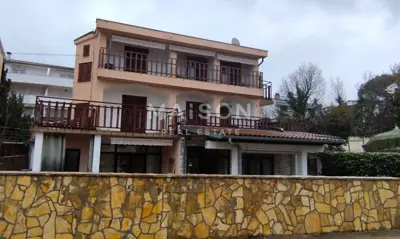 Malinska, kuća s potencijalom 300 m od centra - 2