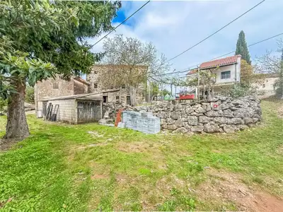 Häuser und Grundstück 720 m², Oprtalj - ruhige Umgebung - 3