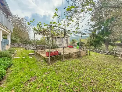 Häuser und Grundstück 720 m², Oprtalj - ruhige Umgebung - 9