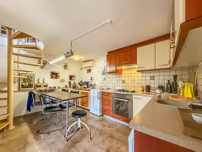 Häuser und Grundstück 720 m², Oprtalj - ruhige Umgebung - 15