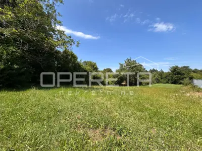 Građevinsko zemljište 1.750 m², Barban - mirno okruženje