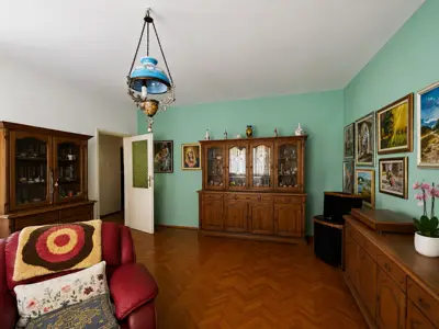 Kuća 121 m², centar Poreča, dva stana i garaža - 5