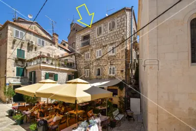 Stambeno poslovna zgrada, Split centar, uz Rivu i Pjacu