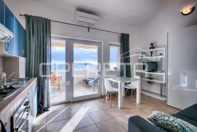 House on Vis, near the sea, 3 newly renovated apartments - 10